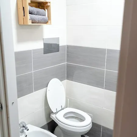 לינה וארוחת בוקר Casa Lena 4*